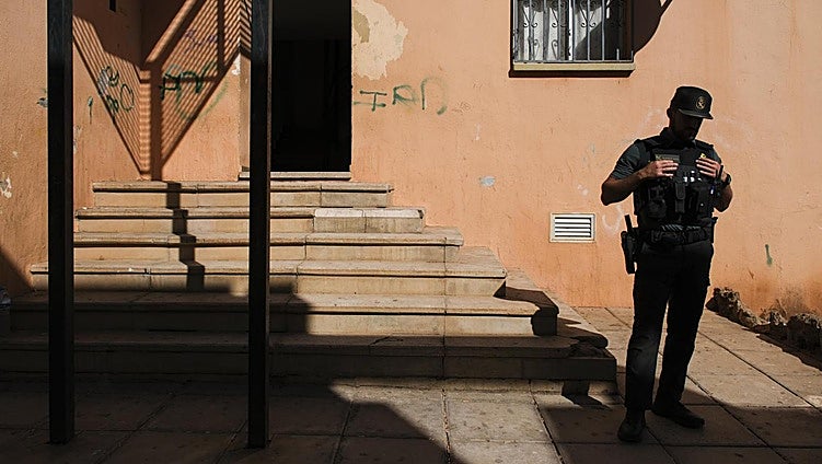 Mata a su hijo de 10 años en Tenerife, hiere a la madre y es abatido por la Guardia Civil