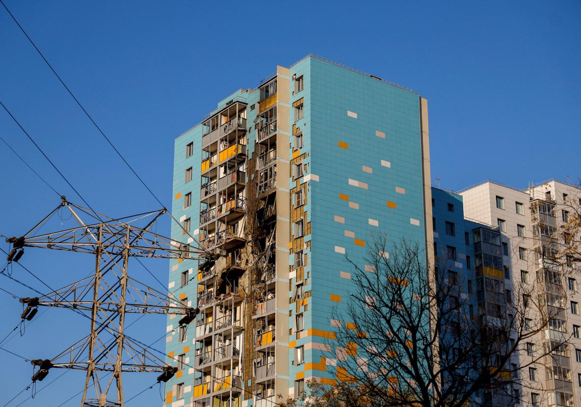 Fachada de un edificio dañada por un dron ucraniano en Ramenskoye, en la región de Moscú (septiembre de 2024).
