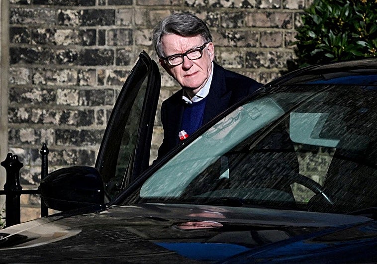 Detenido el exembajador británico en Washington Peter Mandelson tras las revelaciones de su relación con Epstein