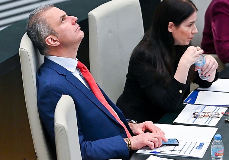 Ortega Smith acusa a Abascal de alentar el «enfrentamiento» en Vox