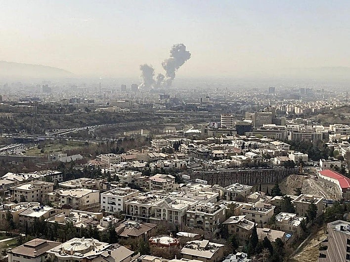 La liga iraní, con varios futbolistas españoles, suspendida por los ataques