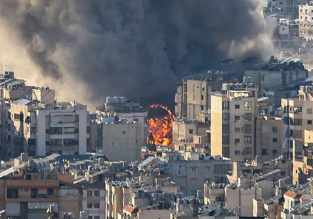 Trump advierte de una inminente «gran ola» de ataques sobre Irán: «Los estamos destrozando»