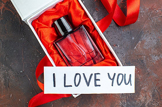 Los mejores perfumes de hombre para regalar a papá el próximo Día del Padre