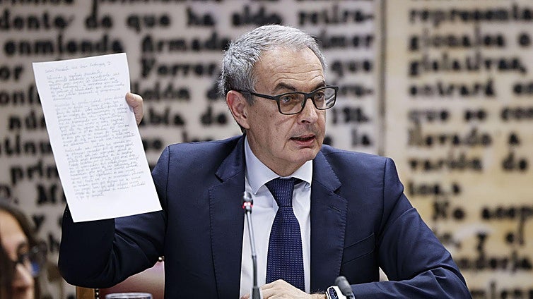 Maíllo: «Usted está pringado hasta el cuello»; Zapatero: «Son difamaciones»