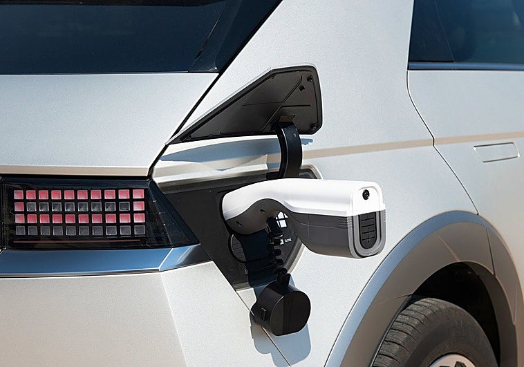 Las ventas de coches electrificados se disparan un 61% en febrero