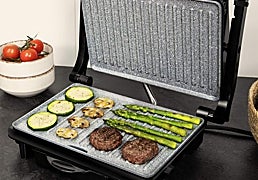La parrilla eléctrica Rock'nGrill Rapid de Cecotec conquistará tu cocina con platos rápidos y sin complicaciones
