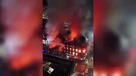 Un espectacular incendio arrasa la estación central de Glasgow