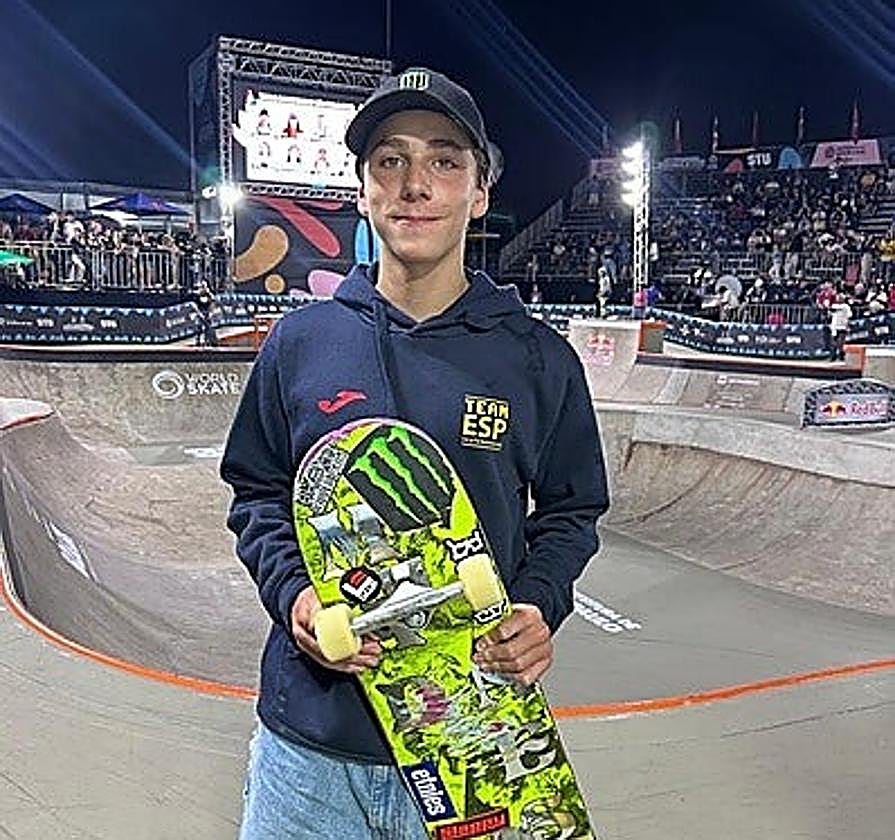 Egoitz Bijueska, junto a la pista en la que ha conseguido el Mundial.