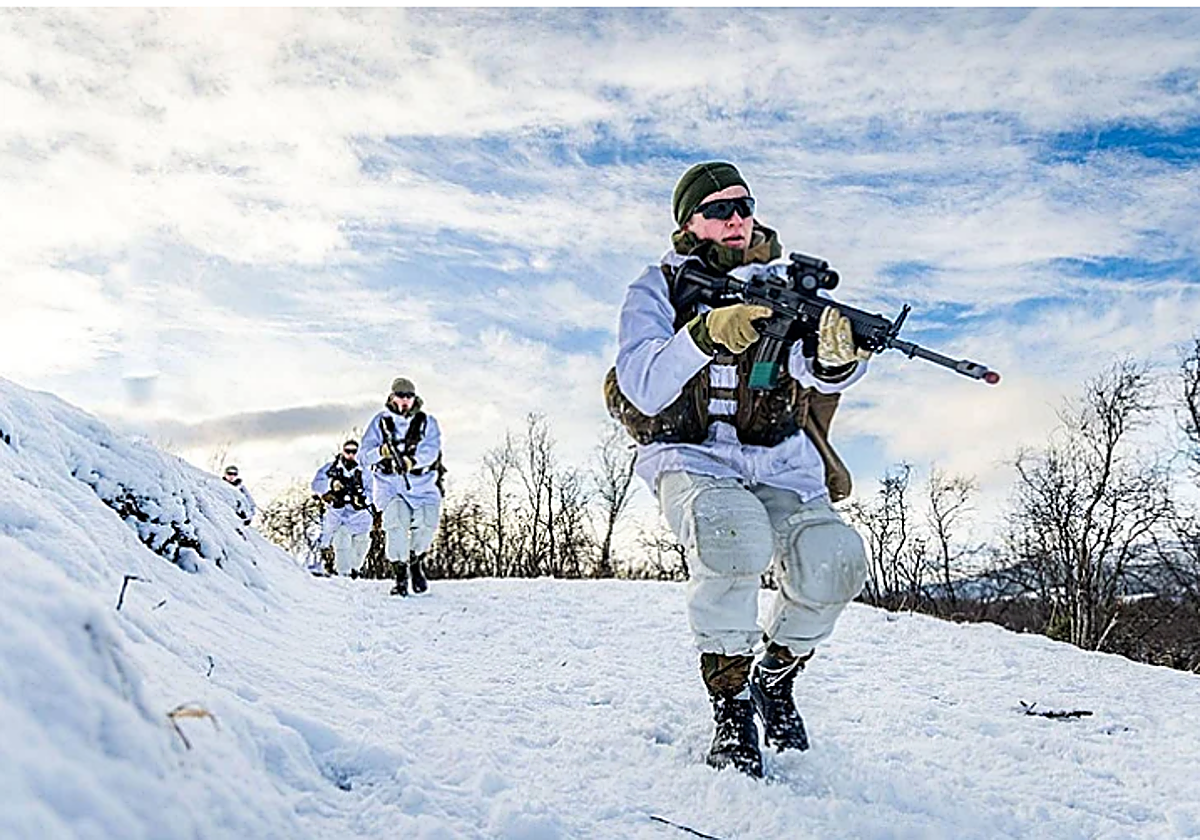 Soldados durante las maniobras Cold Response en las que se entrena la protección del Ártico.