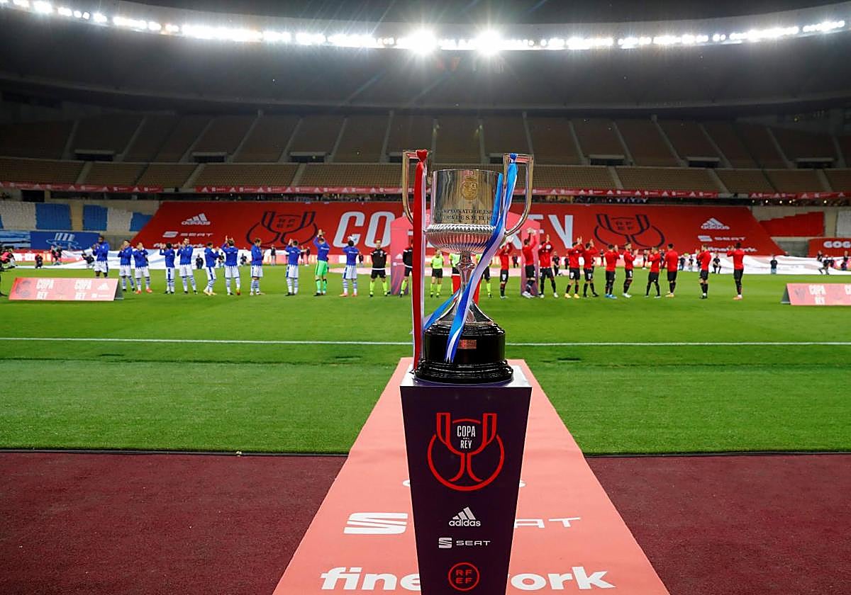 Interior del Estadio de La Cartuja antes de la final de la Copa del Rey de 2021 que enfrentó a Athletic y Real Sociedad.