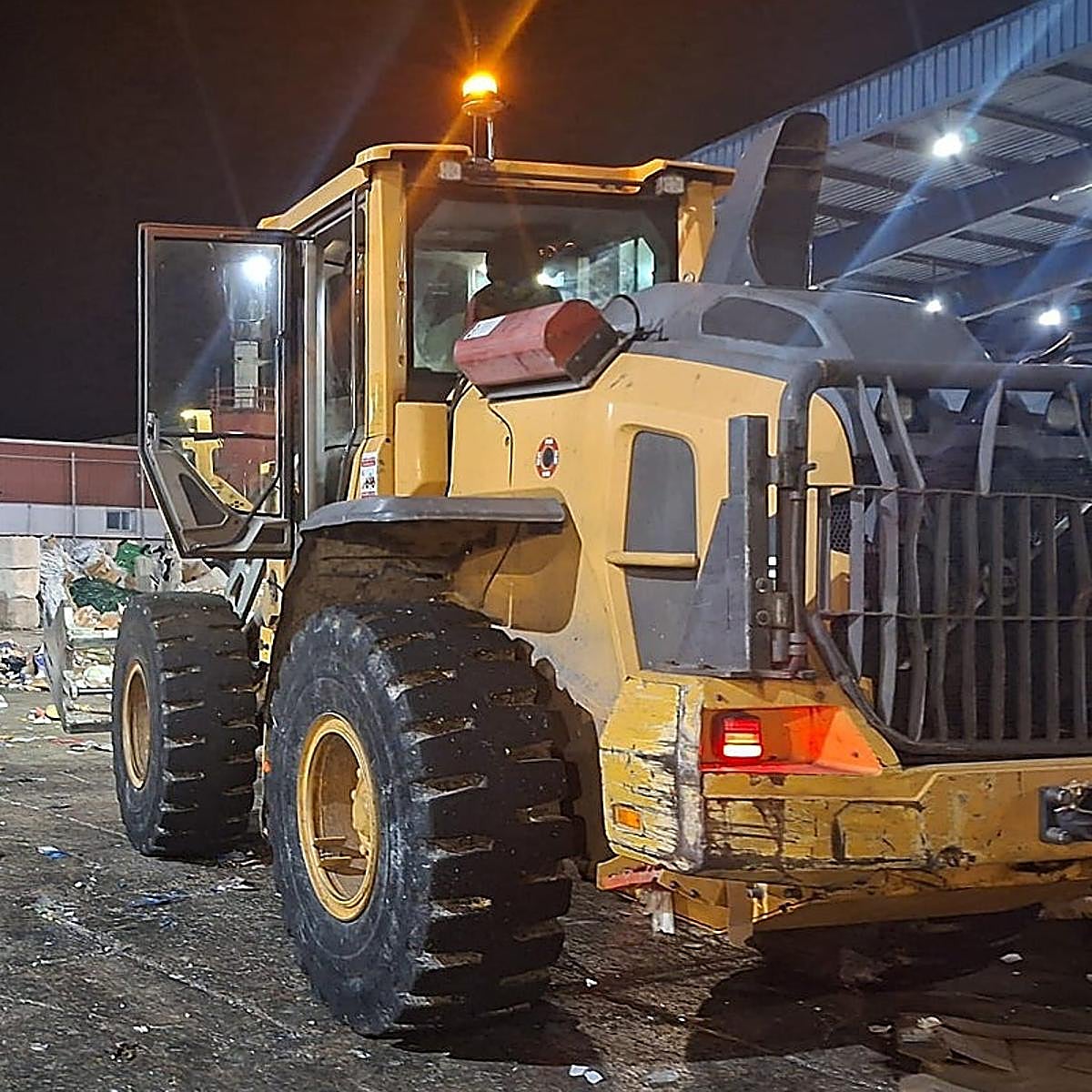 La planta de reciclaje donde fue hallado el cadáver del hombre.