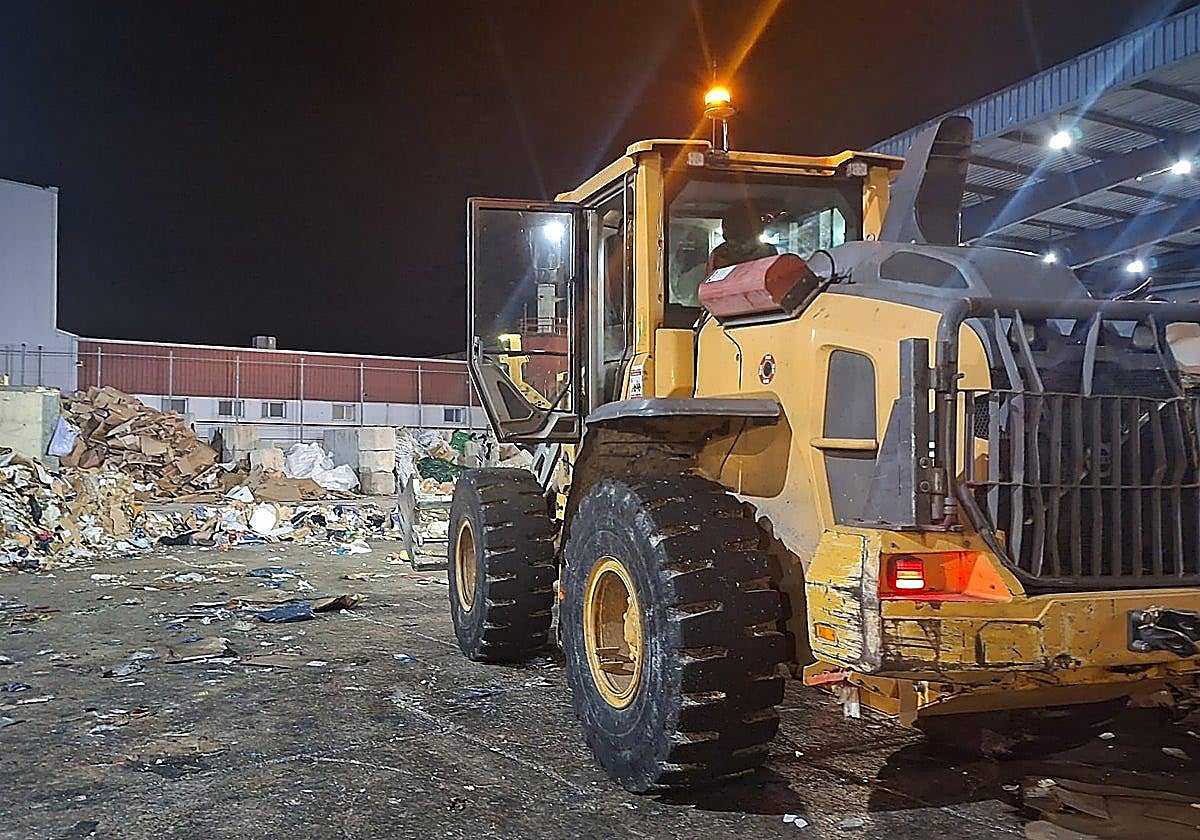 La planta de reciclaje donde fue hallado el cadáver del hombre.