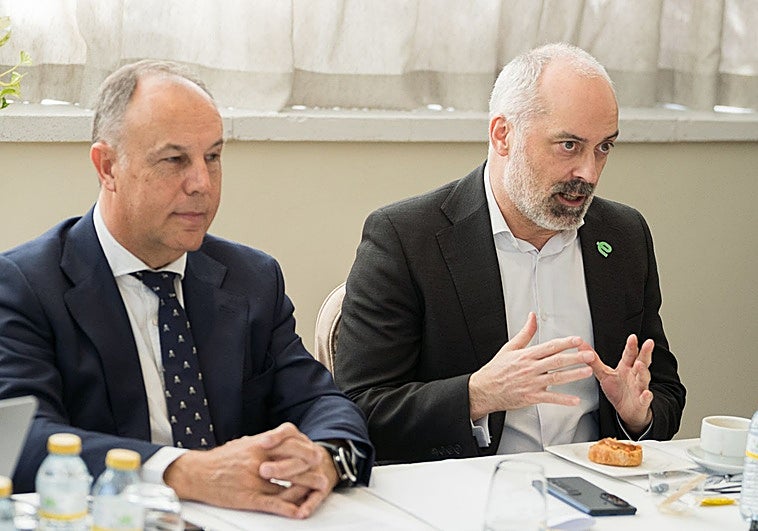 El sector del alquiler de coches teme un colapso por la electrificación forzada