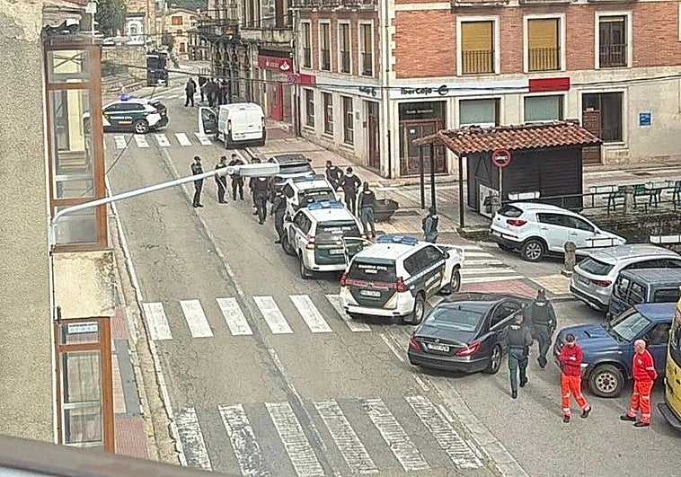 Detienen a un hombre tras retener a su madre y a una cuidadora con un machete y un arma de fuego en un pueblo de Burgos