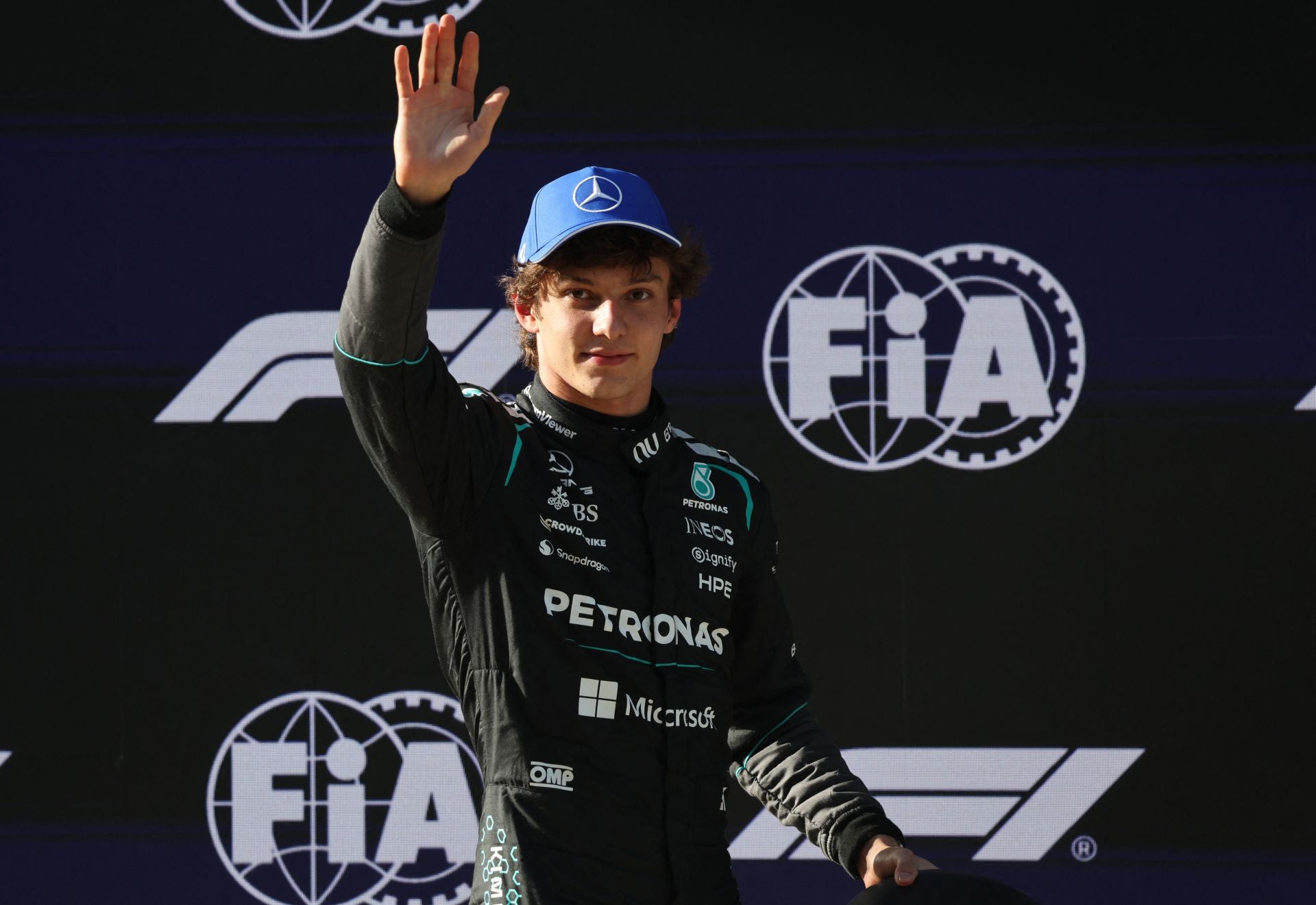 Antonelli Makes History with First F1 Pole, Dominating Russell & Hamilton in China GP Qualifying