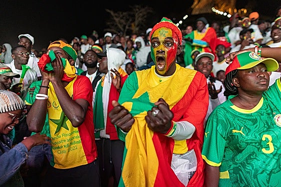 Senegal arde en llamas por la «decisión injusta» de la CAF de darle la Copa África a Marruecos