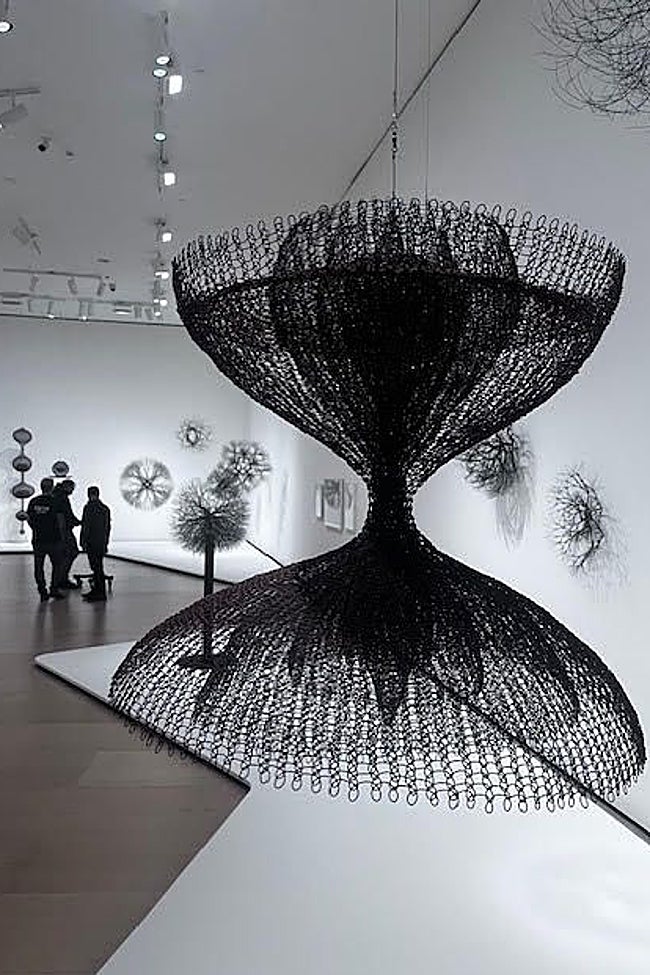 Escultura tejida con alambre de Asawa.