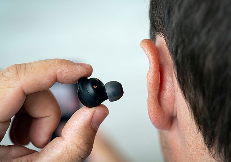 Auriculares que escuchan tu corazón, te hacen pruebas de audición… todo lo que pueden hacer por ti y no sabías