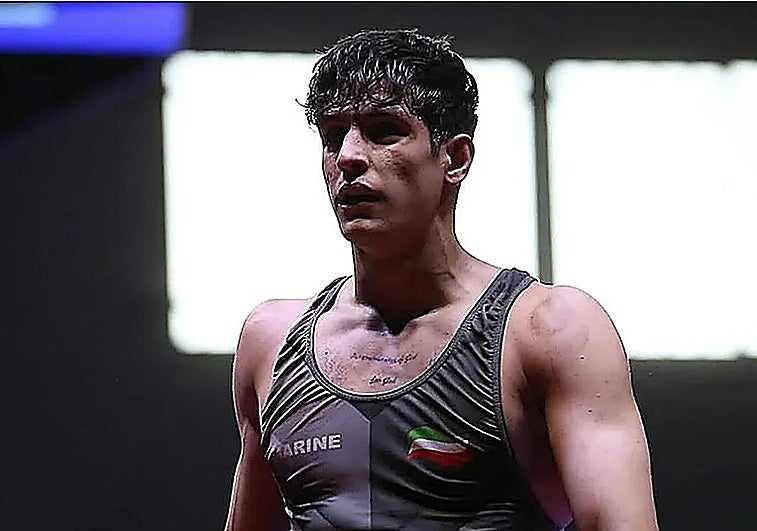Irán ahorca a un campeón de lucha de 19 años