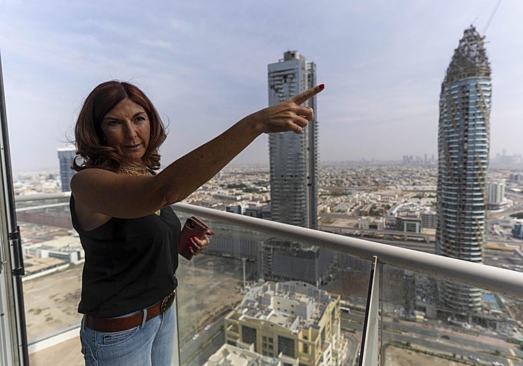 Expatriados españoles en Dubái: «Si Emiratos decide pasar al ataque, sí que me iría de aquí»