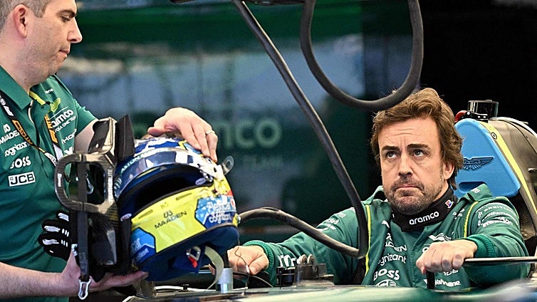 Fernando Alonso y Melissa Jiménez dan la bienvenida a su primer hijo