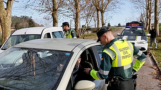 Cuatro millones y medio de conductores confiesan beber al volante en Semana Santa