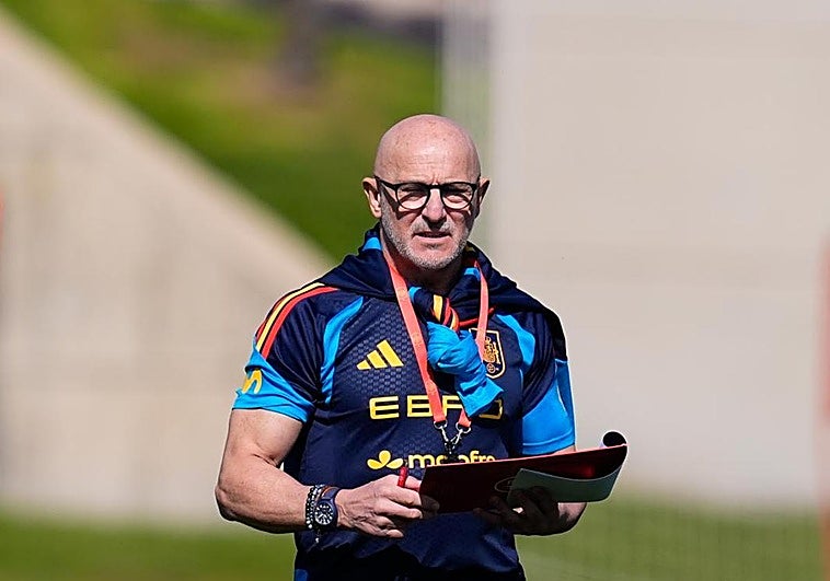 Luis de la Fuente: «No nos vamos a equivocar juegue quien juegue en la portería»