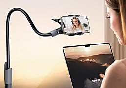 Si haces muchas videollamadas o te gusta grabar vídeos, necesitas este soporte para móvil