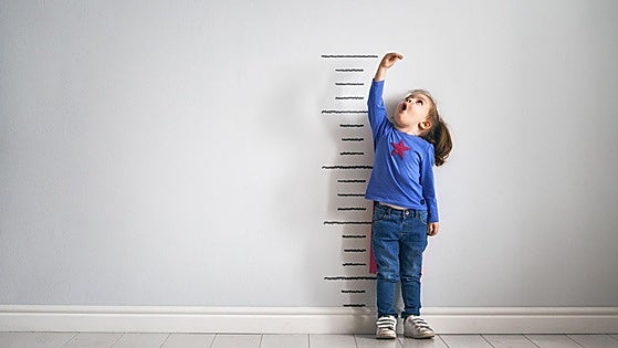 ¿Cuánto va a medir mi hijo? Esta es la fórmula matemática para saber su altura cuando sea mayor