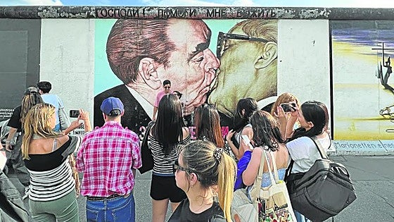 Besos hasta a Videla