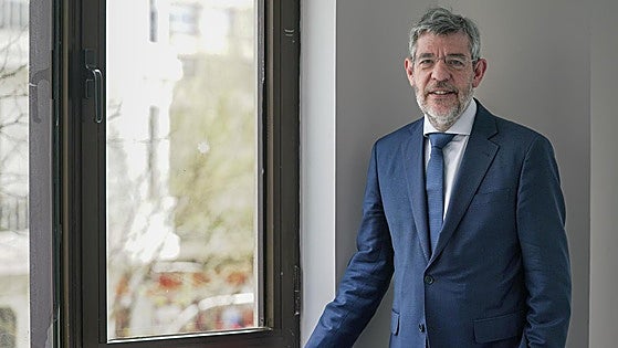 «El Gobierno gasta sin ton ni son y pone en peligro el sistema de pensiones»