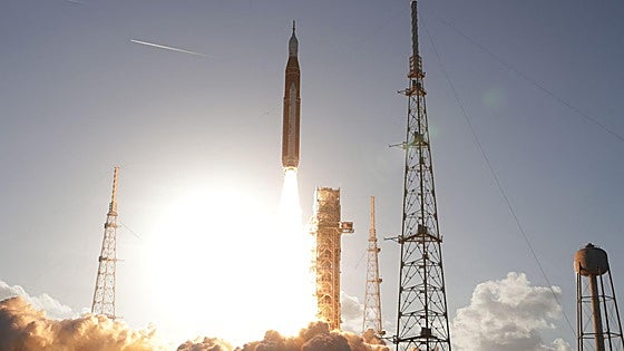 Despega la primera misión tripulada a la Luna en los últimos 53 años