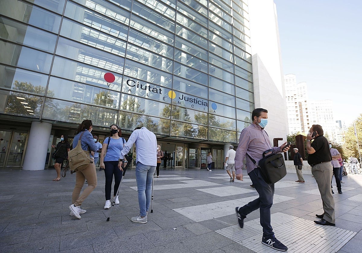 Imagen extraída de ElComercio.es Imagen extraída de ElComercio.es