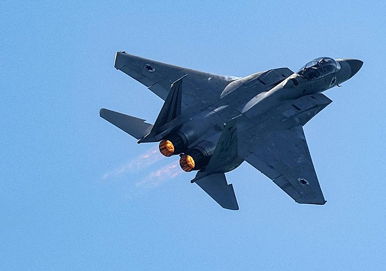 El Pentágono monta una arriesgada misión de rescate en Irán para salvar a su aviador