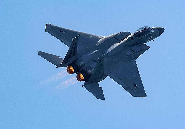 El Pentágono monta una arriesgada misión de rescate en Irán para salvar a su aviador