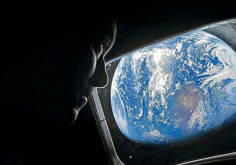 Los astronautas de la Artemis II están ya más cerca de la Luna que de la Tierra