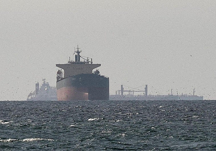 Última hora de la guerra en Oriente Medio | El precio del petróleo se dispara un 7% tras anunciar EE UU que bloqueará Ormuz