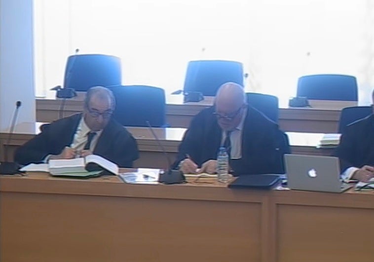 Villarejo 'esquiva' el banquillo de Kitchen poniéndose la toga de abogado