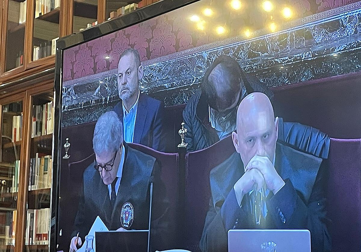 En directo: El Supremo suspende la sesión hasta la tarde a la espera del interrogatorio de la exnovia de Ábalos