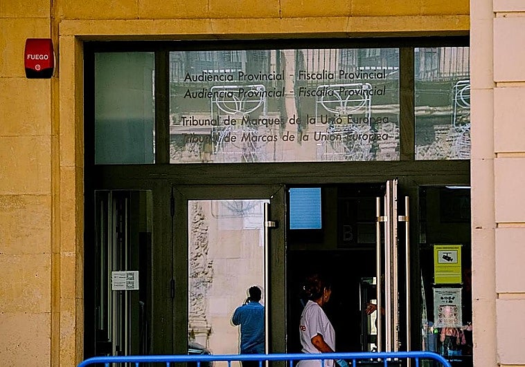 Seis años de prisión a un manitas por agresión sexual a una menor en Alicante