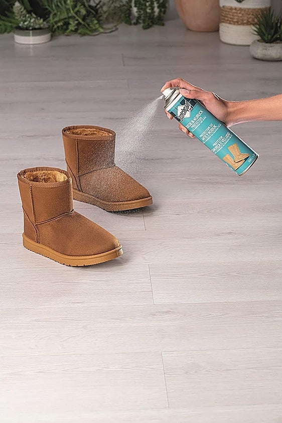 Alarga la vida de tu calzado con estos sprays protectores que repelen la lluvia, la humedad y la suciedad