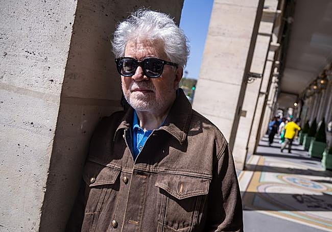 Pedro Almodóvar, ayer, en París.