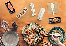 Hacer sushi en casa será fácil y adictivo con estos kits para prepararlo