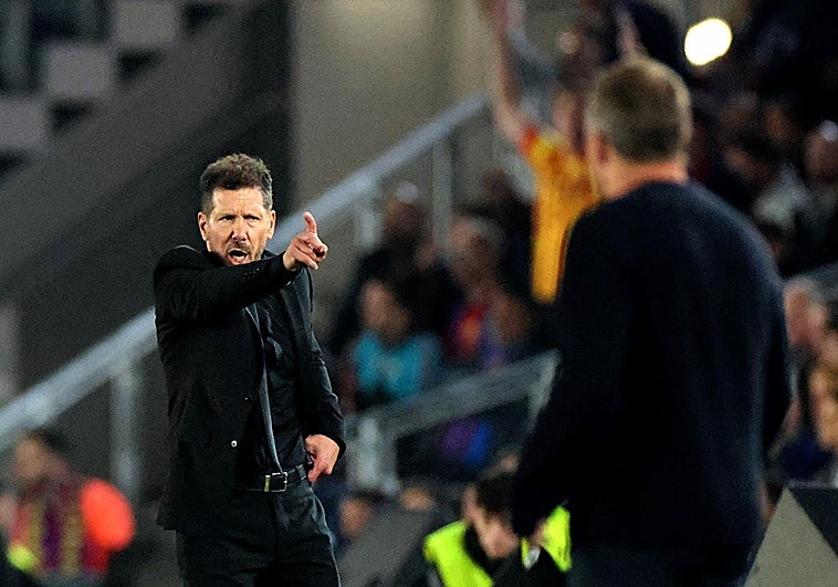 Simeone le da la vuelta al calcetín en el Camp Nou