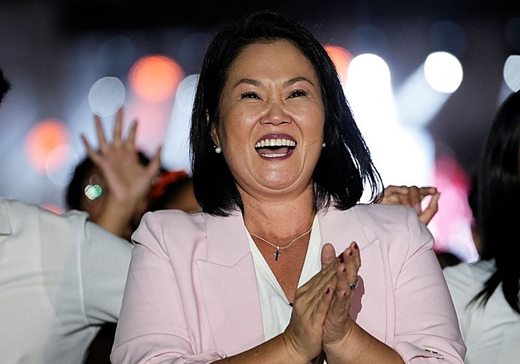 Perú busca presidente entre 35 candidatos para poner fin a una década de crisis política