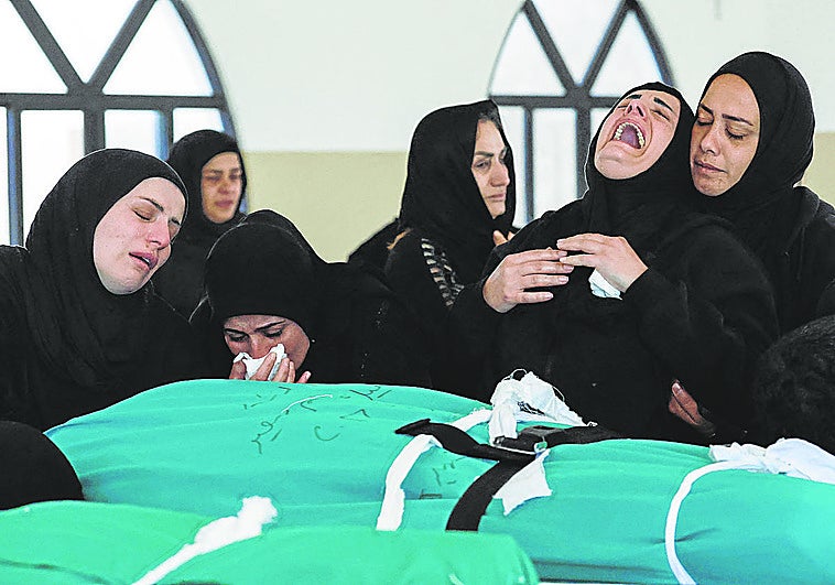 Israel mantiene los ataques a la espera de negociar este martes una tregua con Líbano