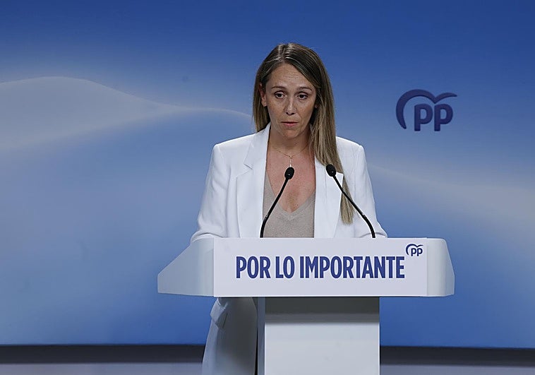 El PP avanza una ofensiva  parlamentaria y en los tribunales contra la «barbaridad» de la regularización masiva de inmigrantes