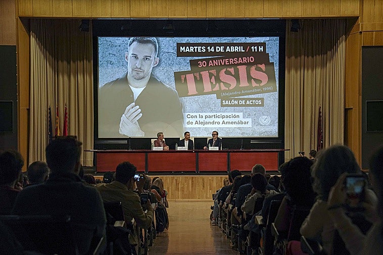 Amenábar regresa al escenario de su 'Tesis'