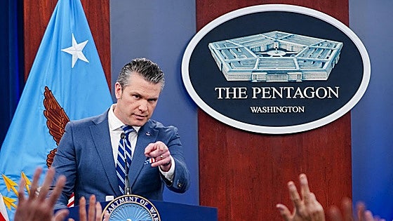 Hegseth amenaza con ataques a la energía de Irán si fracasan las negociaciones