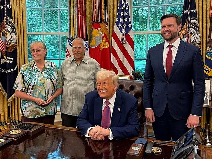 Trump contra Leon XIV: «Me cae mucho mejor su hermano Louis, es un auténtico seguidor de MAGA»